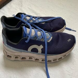 Women’s Cloudmonster size 8